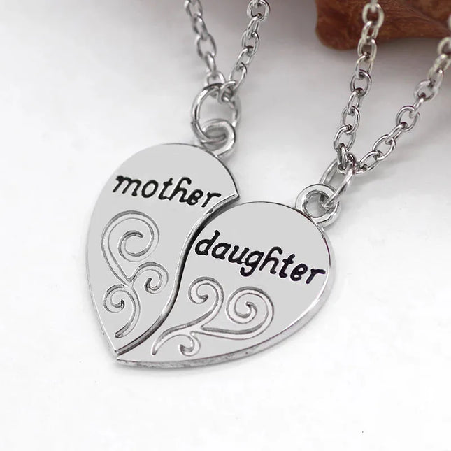 Accessories Mother Daughter Necklace Free Shipping Items Heart Stitching Pendant 2-piece Set Family Mother's Day Gift Aesthetic Fashion