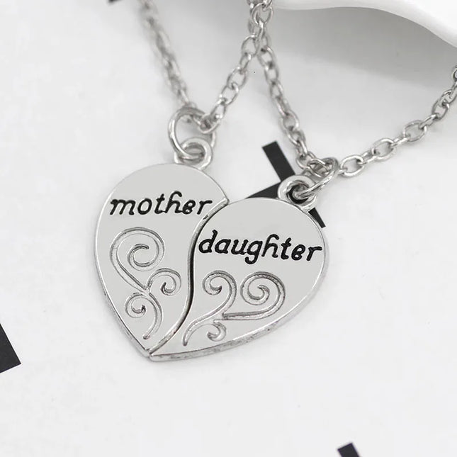 Accessories Mother Daughter Necklace Free Shipping Items Heart Stitching Pendant 2-piece Set Family Mother's Day Gift Aesthetic Fashion