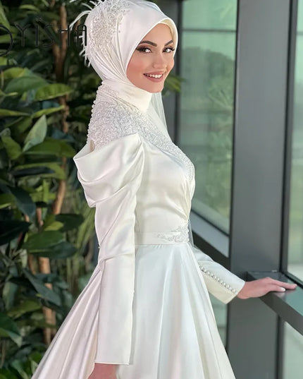 Wedding Gown Elegant Satin Muslim Wedding Dress Delicate Appliques Lace Pearl Bridal Gown Classic High Neck Long Sleeve Robe De Mariée