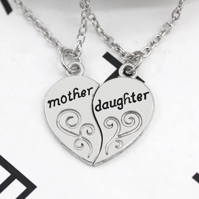 Accessories Mother Daughter Necklace Free Shipping Items Heart Stitching Pendant 2-piece Set Family Mother's Day Gift Aesthetic Fashion